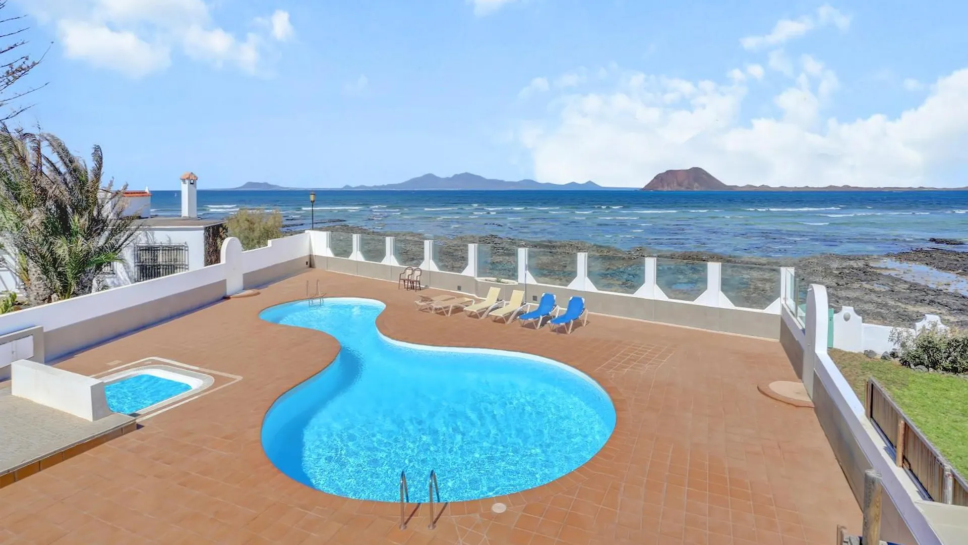 Granados 27 Beachfront Bungalow Corralejo Spain